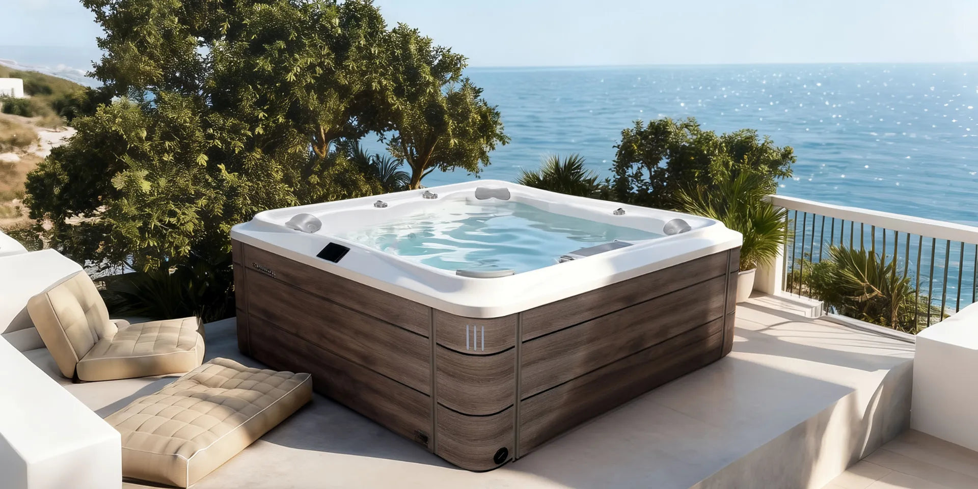 Outdoor Relaxing Hot Tub